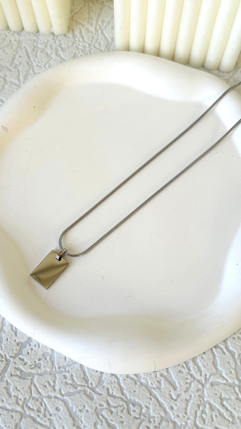 Dikdörtgen Form Çelik Kolye