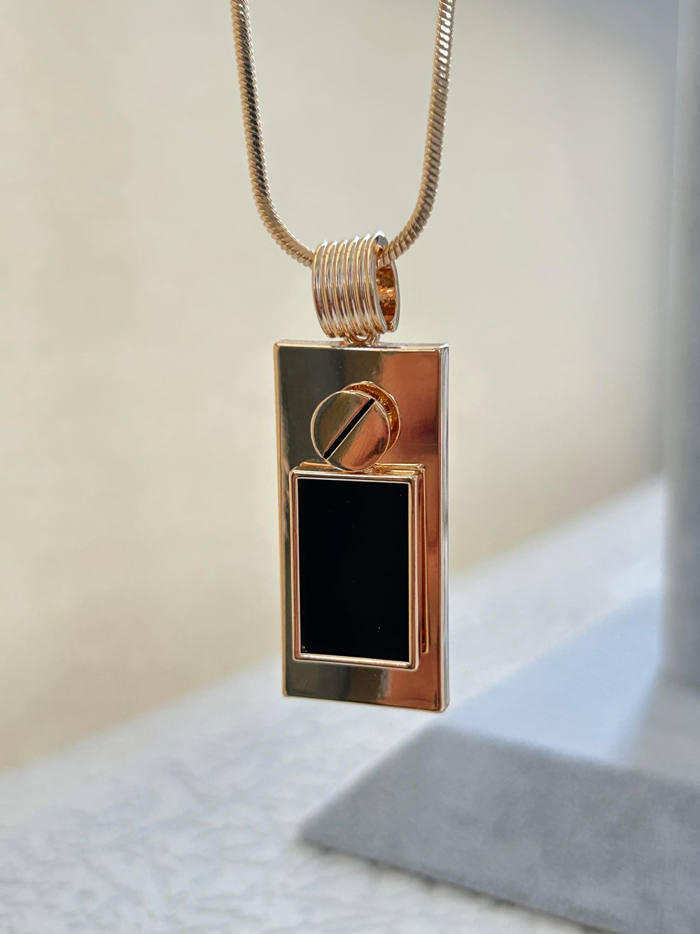 Gold Siyah Tabaka Kolye 