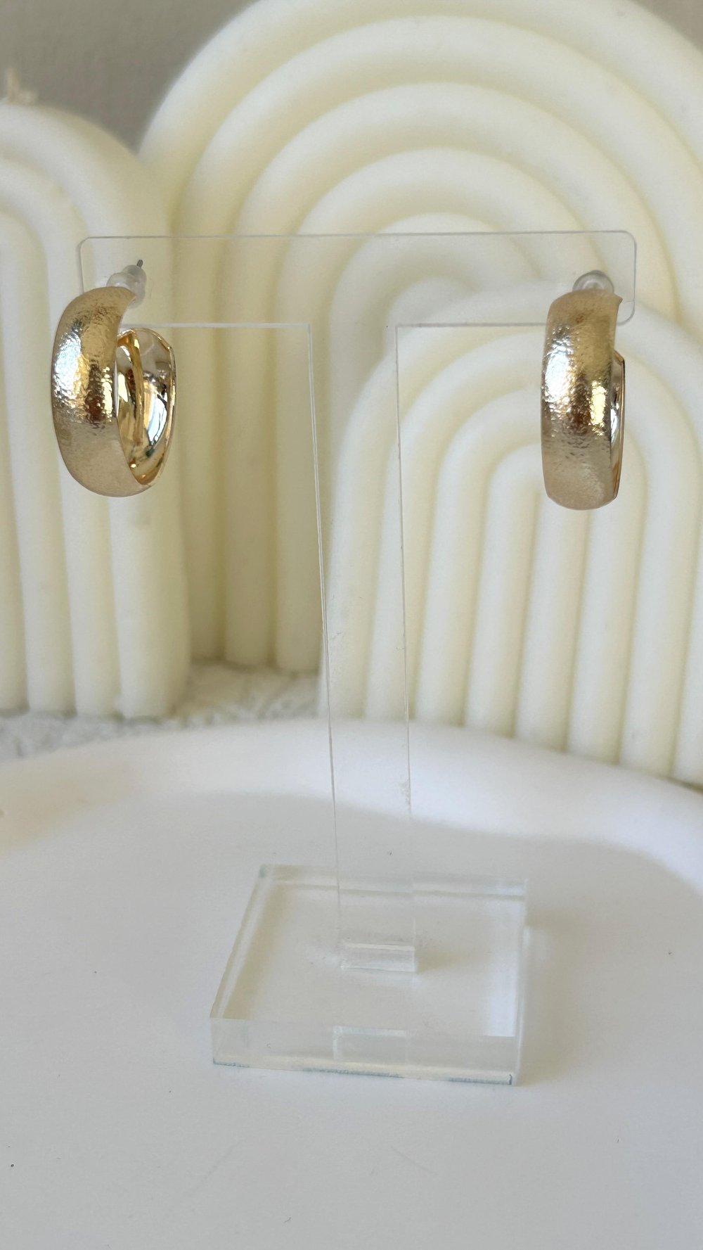 Halka 2 Cm Dokulu Gold Küpe