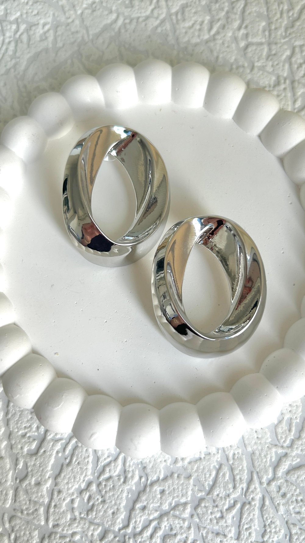 Oval Tasarım Silver Küpe