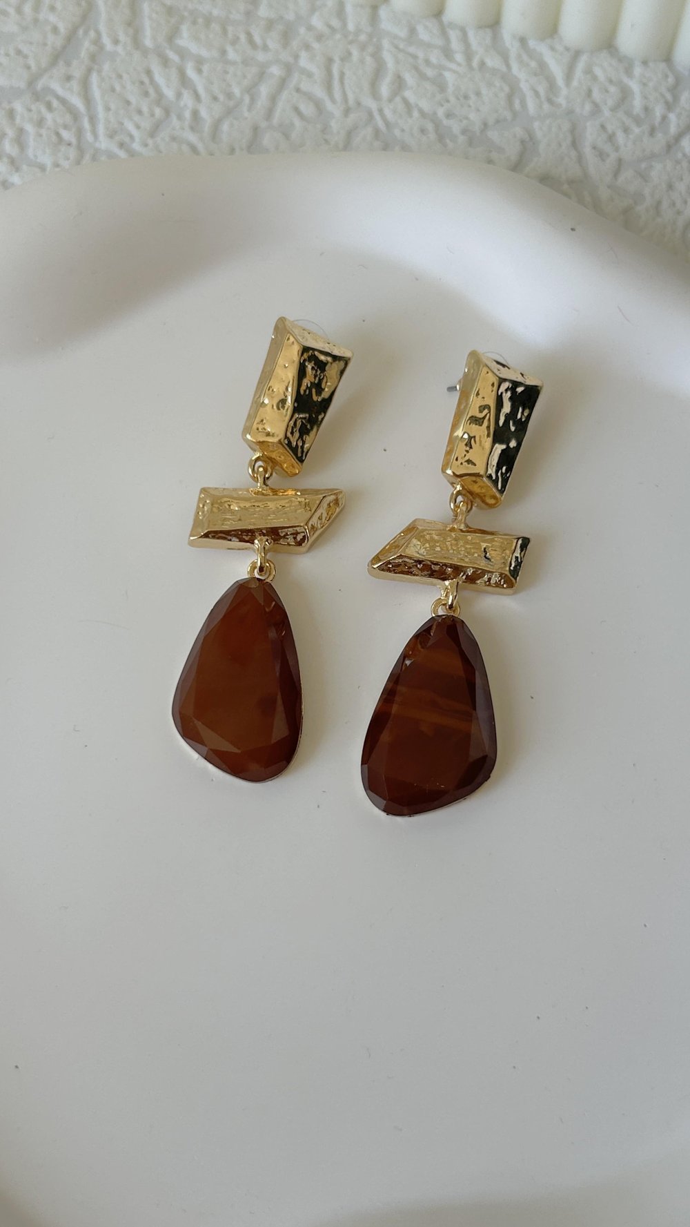 Özel Seri Kahve Taşlı Gold Küpe