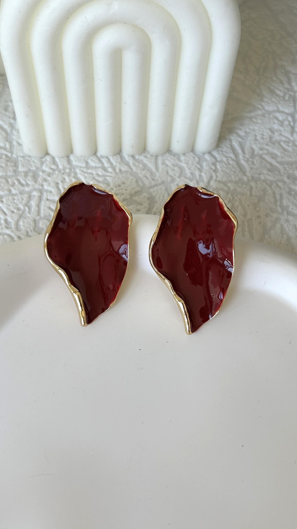 Özel Seri Yaprak Model Bordo Küpe