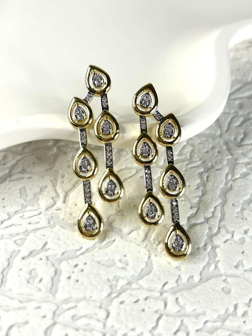 Premium Zirkon Taşlı Çoklu Damla Küpe