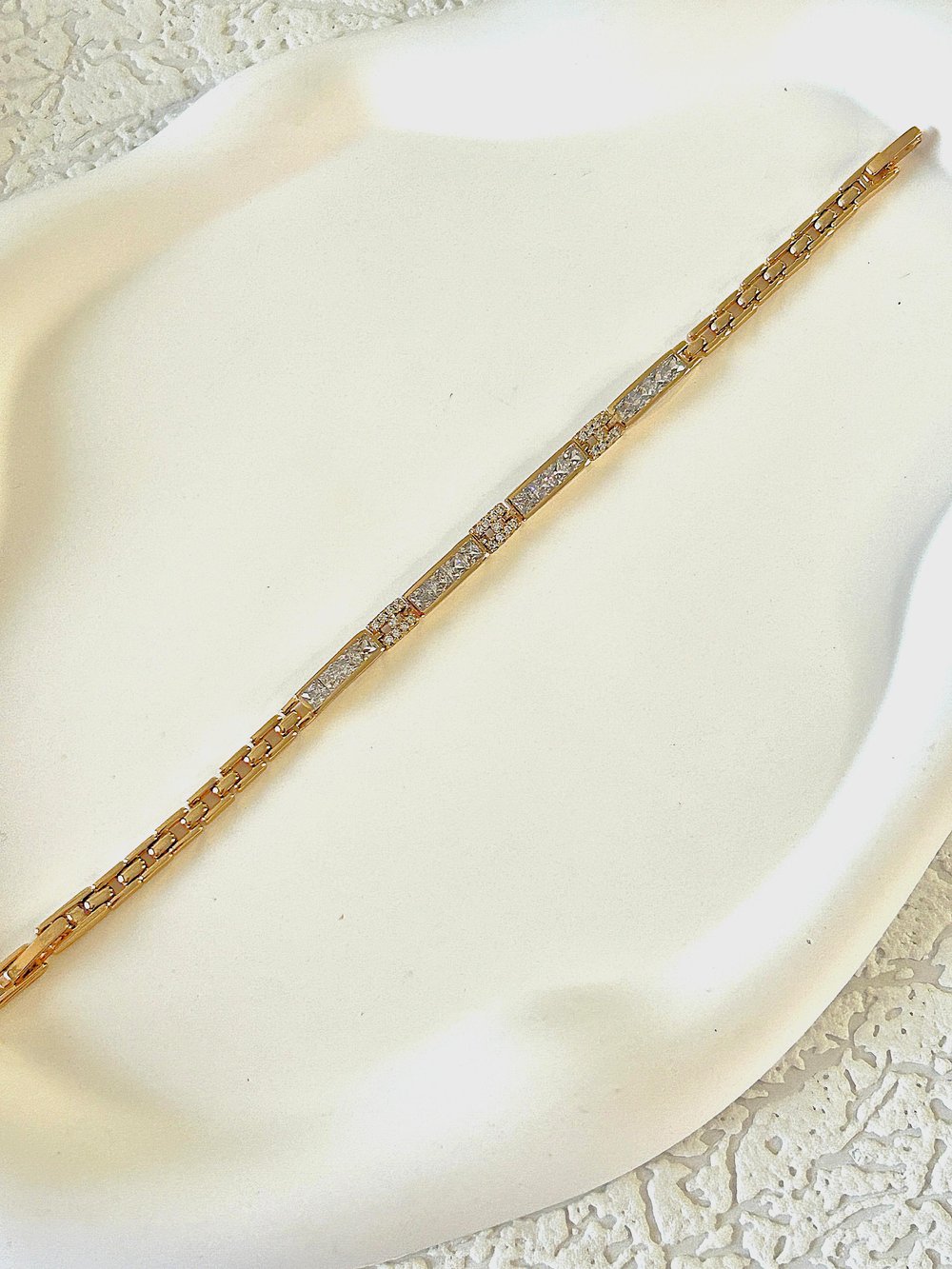 Premium Zirkon Taşlı Gold Bileklik