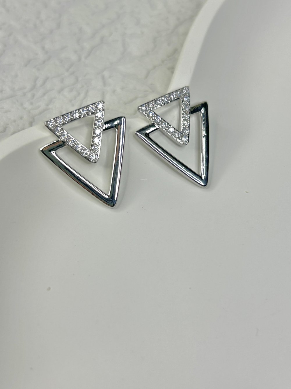Premium Zirkon Taşlı Üçgen Silver Küpe