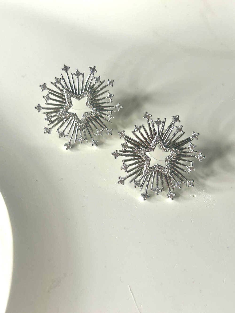 Premium Zirkon Taşlı Yıldız Tasarım Silver Küpe