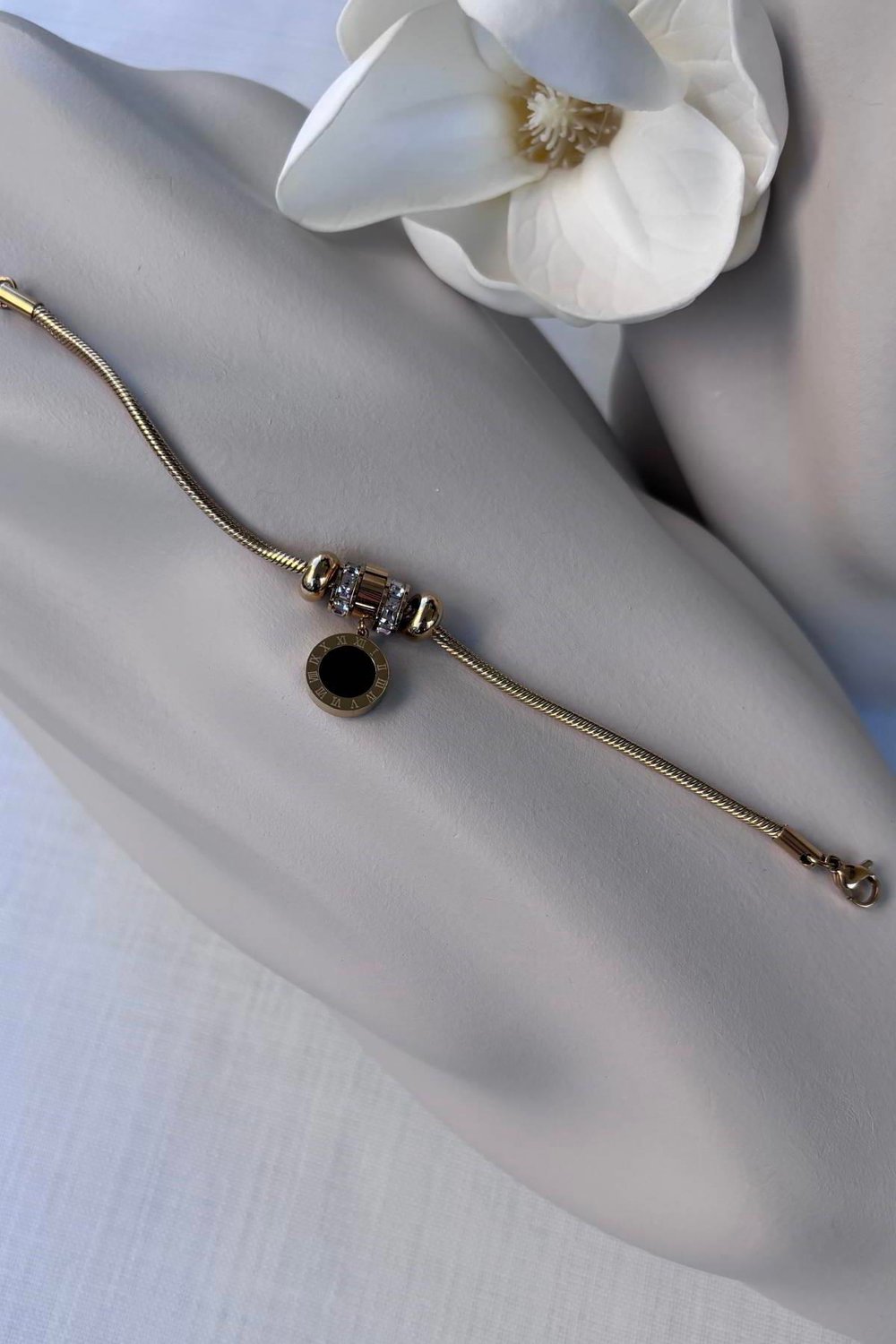 Çelik Gold Charm Bileklik