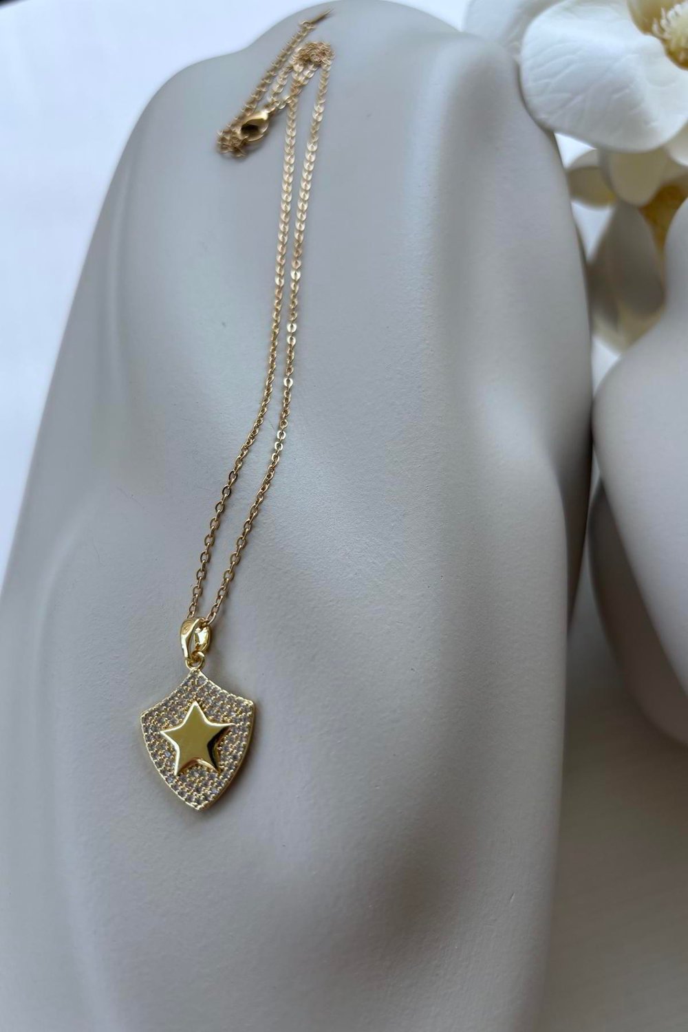 Çelik Gold Taşlı Yıldız Kolye