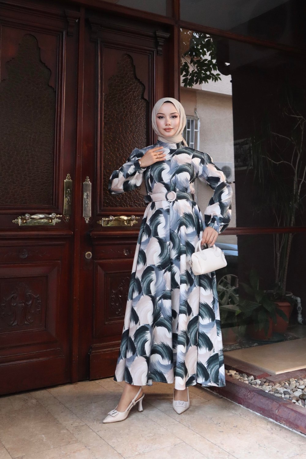 Elegant Wave Desenli Kuşaklı Elbise