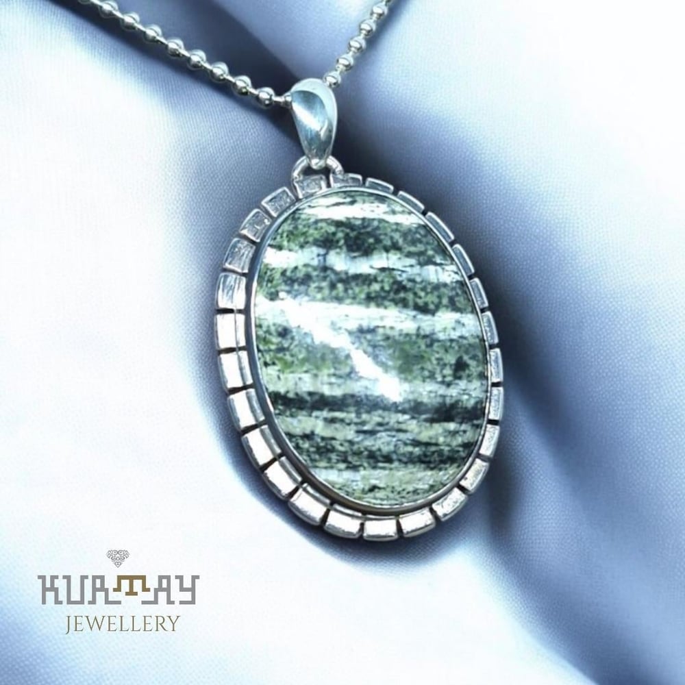 GREEN SWISS OPAL GEMSTONE 925 STERLING SILVER PENDANT