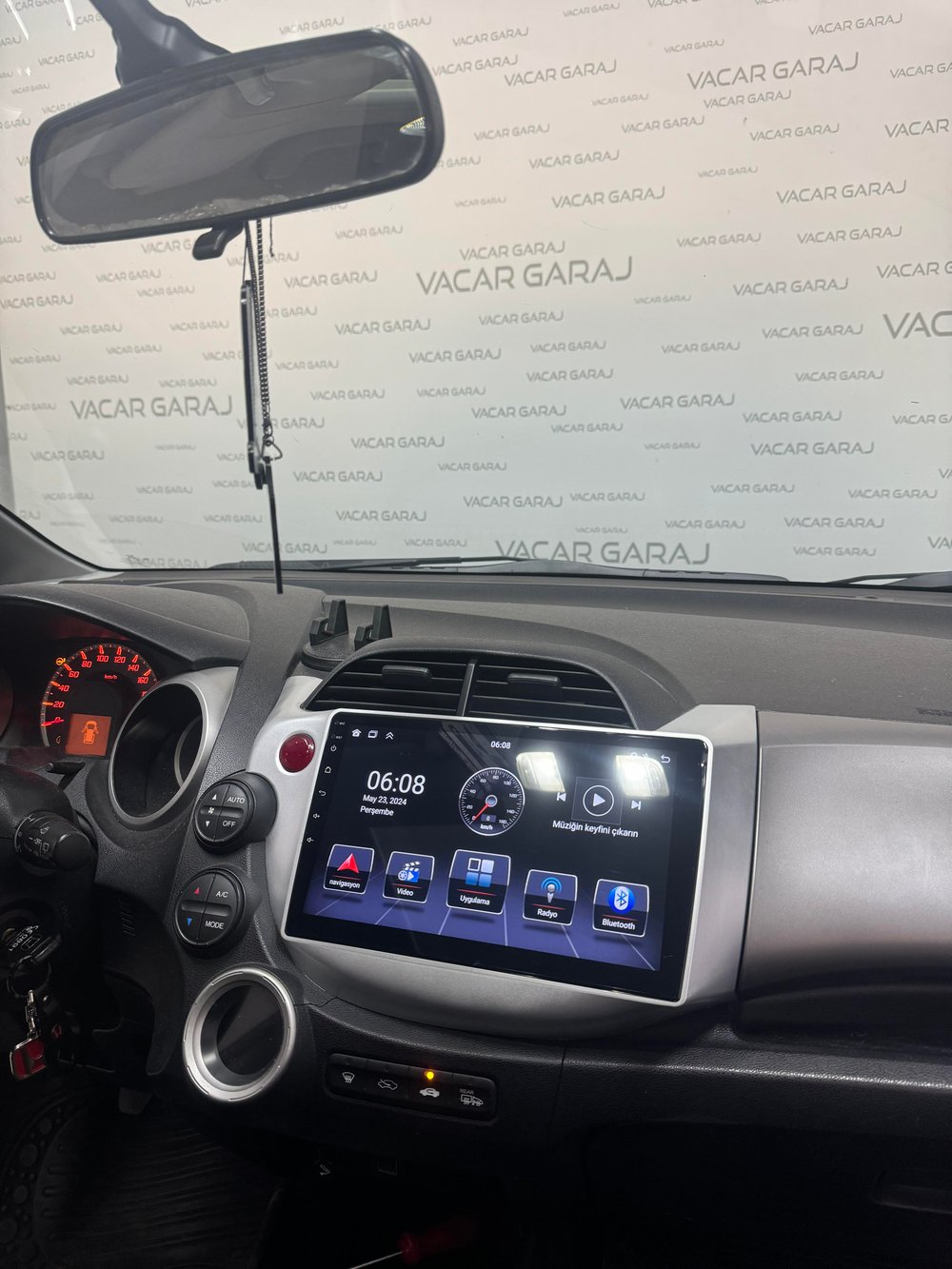 HONDA JAZZ 6/128 GRİ UYUMLU ANDROID MULTİMEDYA (2009-13)