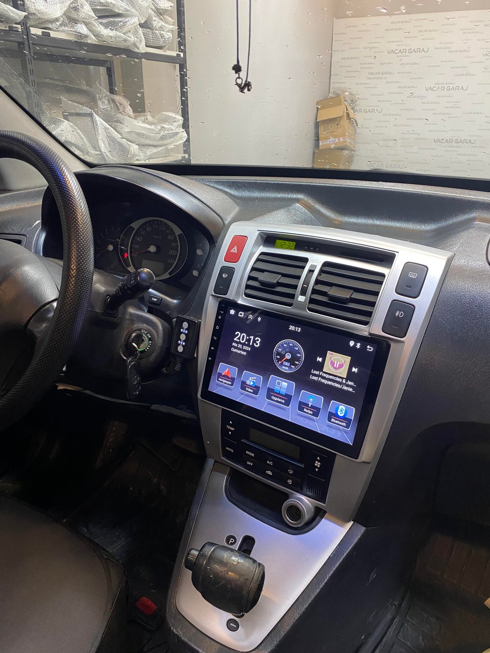 HYUNDAI TUCSON GRİ 2/32 UYUMLU ANDROID MULTİMEDYA (2005-13)