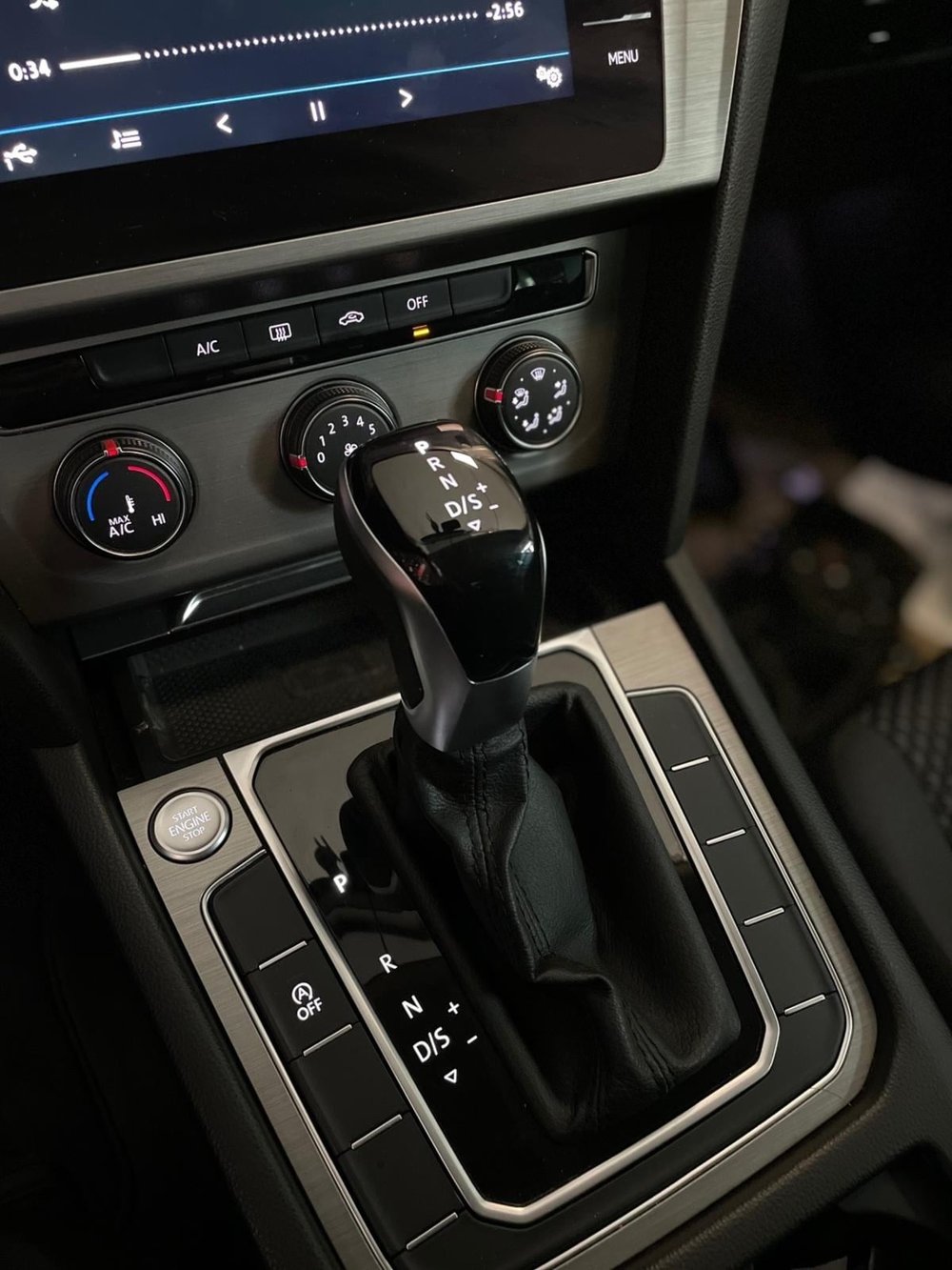 VOLKSWAGEN PASSAT IŞIKLI VİTES TOPUZU
