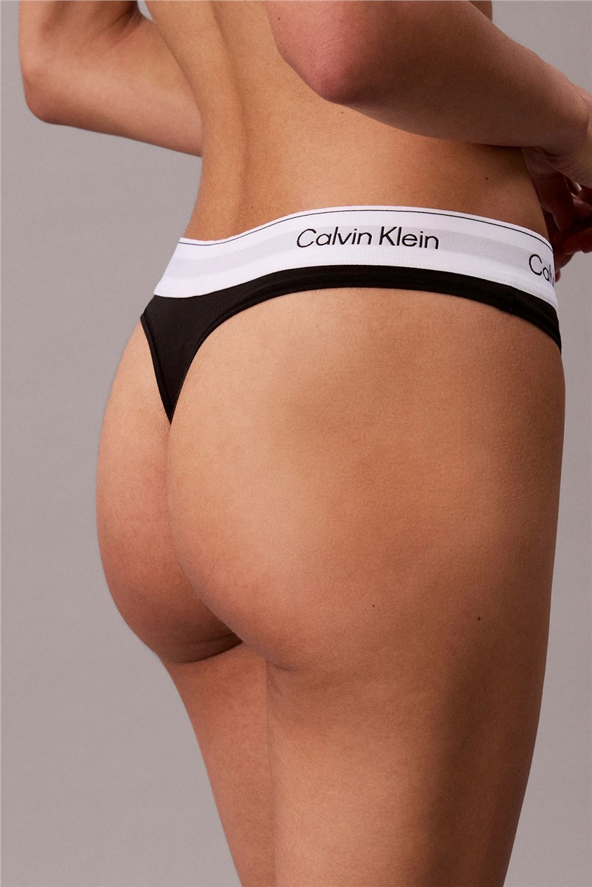 Calvin Klein Thong Kadın Külot Siyah