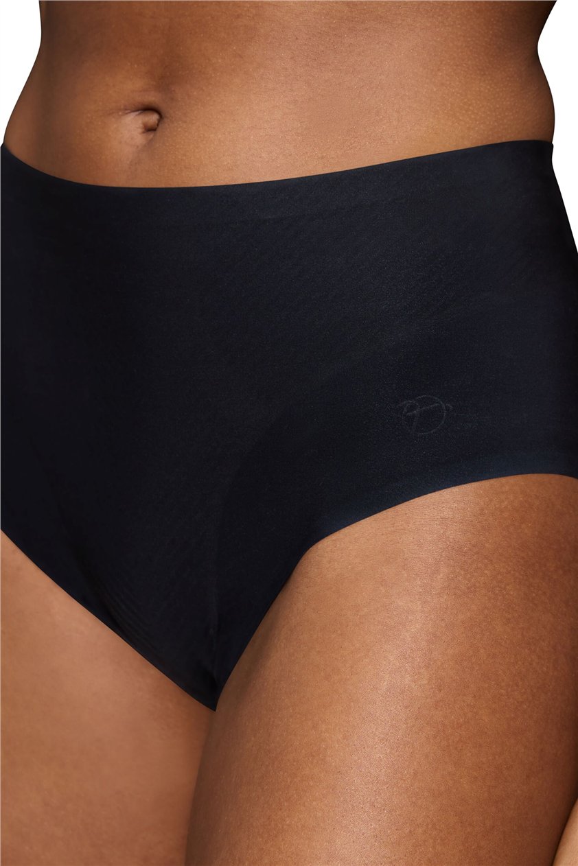 Triumph Kadın BMU Illusion Curve Maxi Külot Siyah