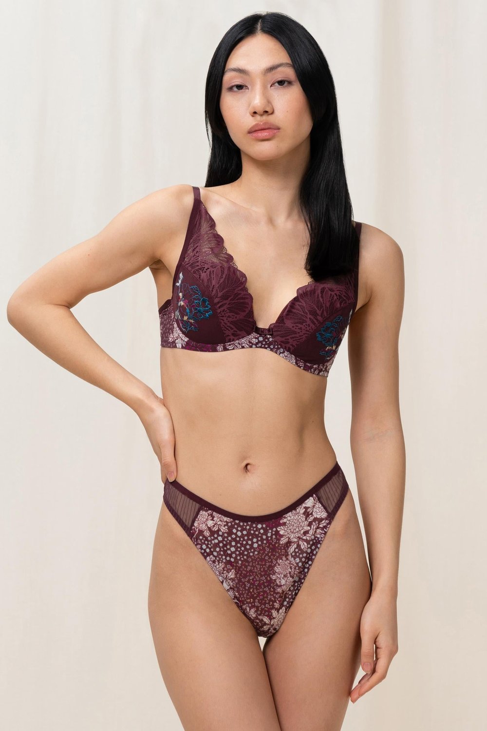 triumph-lavish-spotlight-high-waist-th-95d3-0.jpg