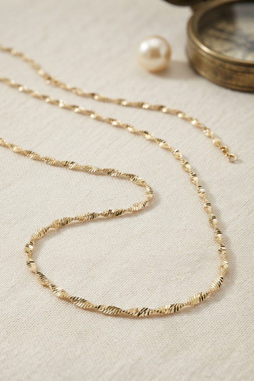 Pirinç Gold Renk Burgu Model Kadın Kolye