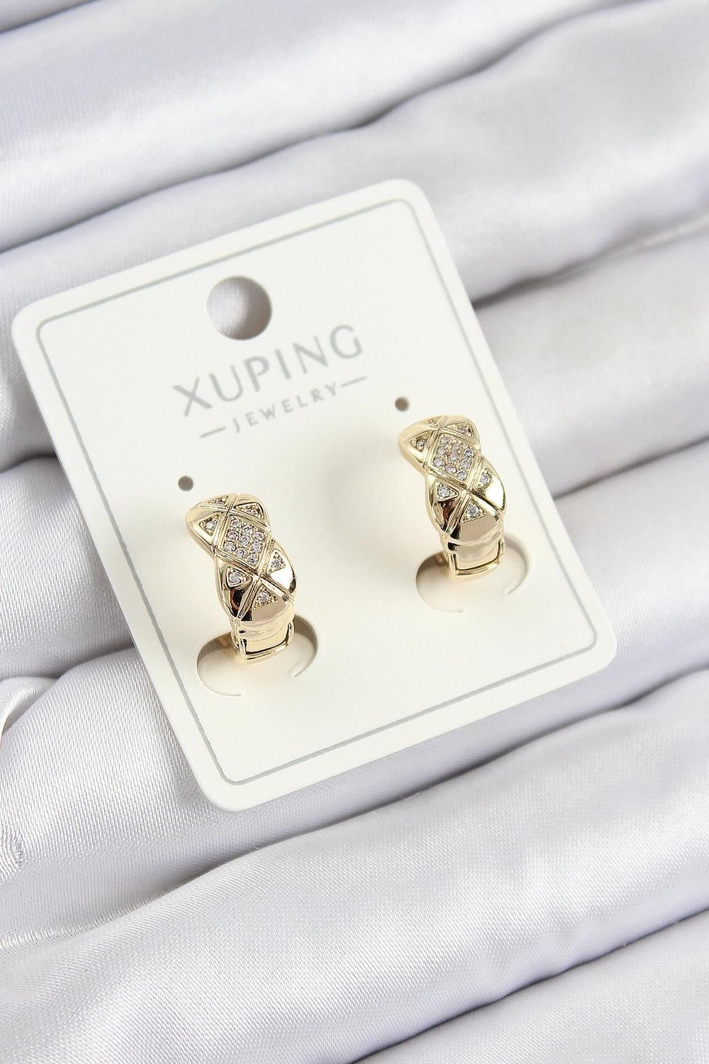 Xuping Zirkon Taşlı Geometrik Desenli Halka Model Gold Renk Kadın Küpe