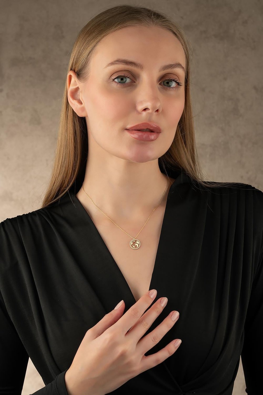dunya-haritasi-kolye--d392a7.jpg