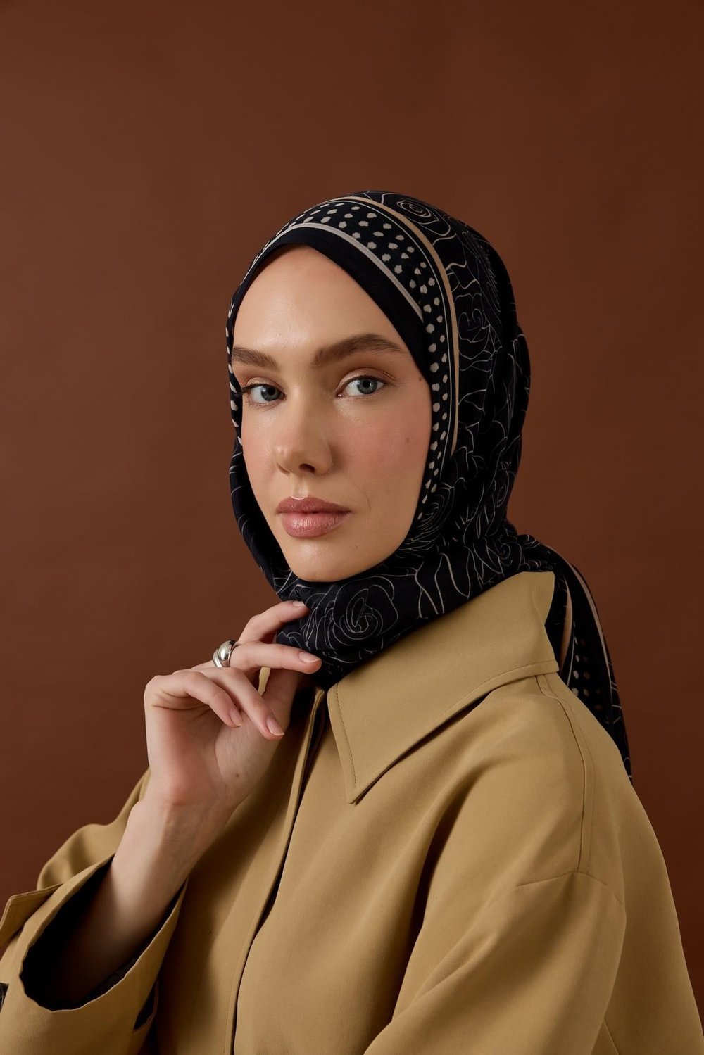 ELARA DESEN ŞAL-SİYAH