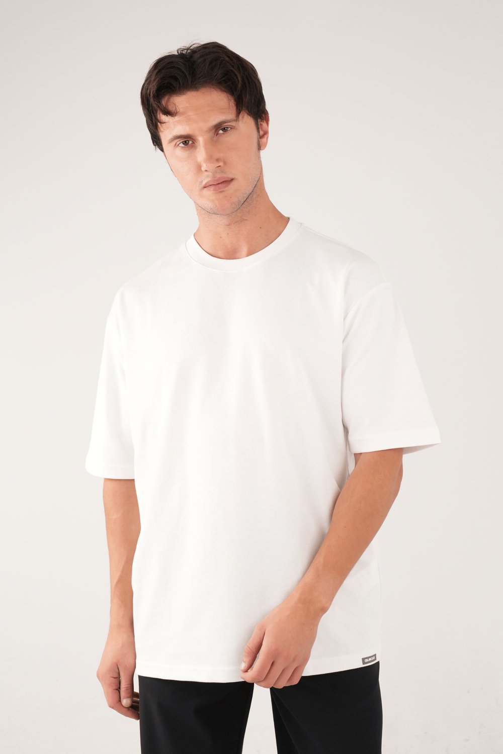 Bisiklet Yaka Beyaz T-Shirt