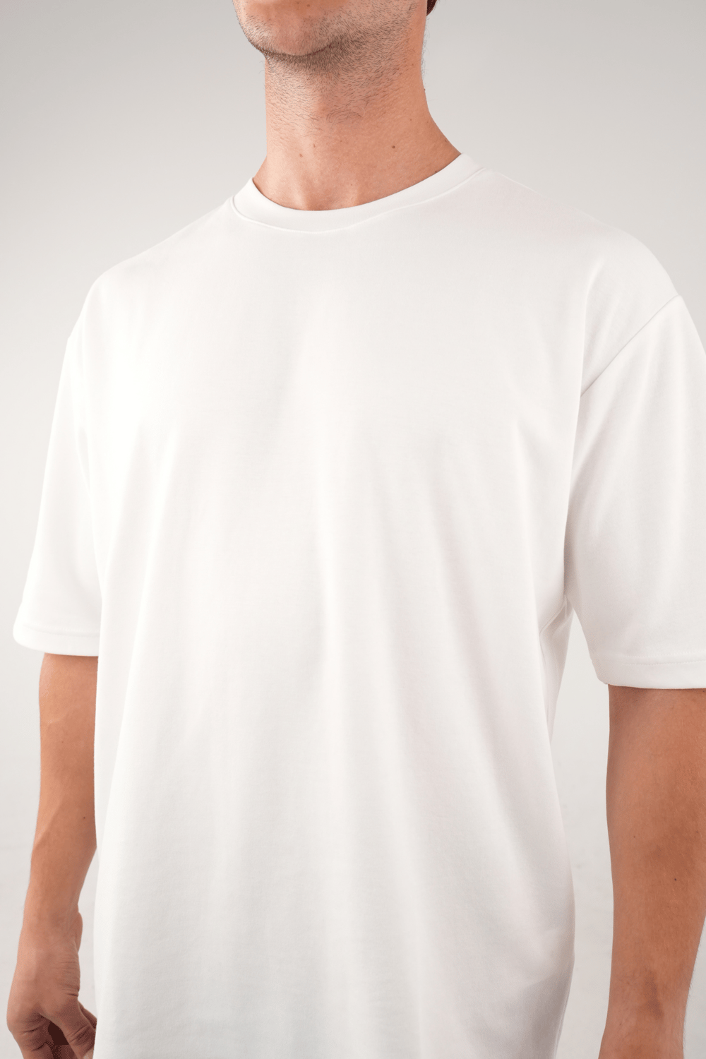 Bisiklet Yaka Beyaz T-Shirt