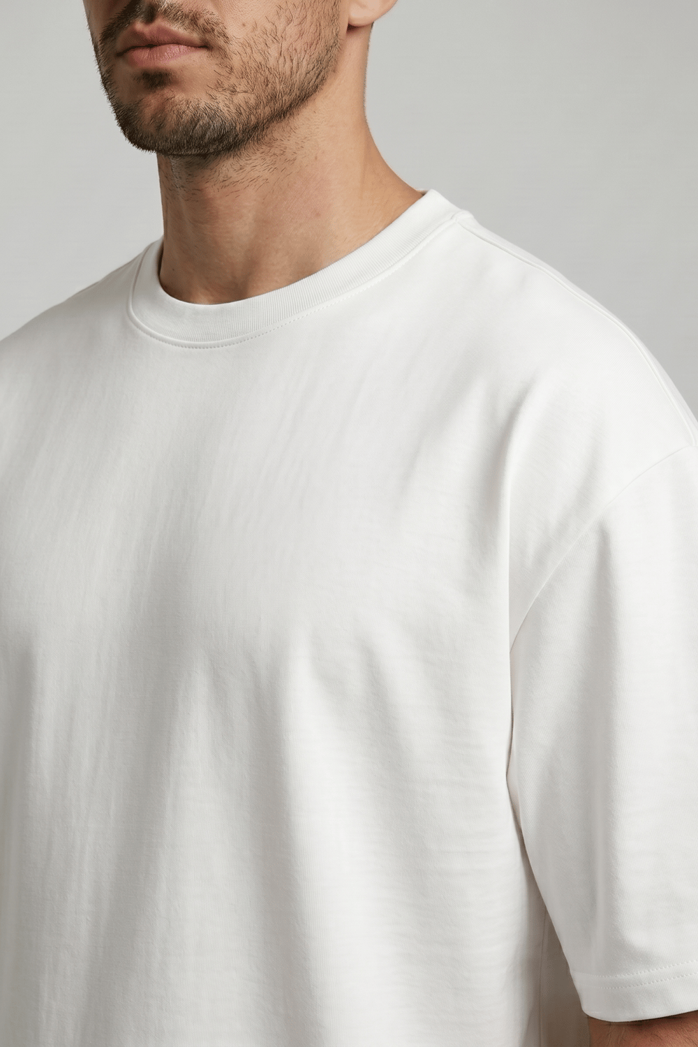 Bisiklet Yaka Beyaz T-Shirt