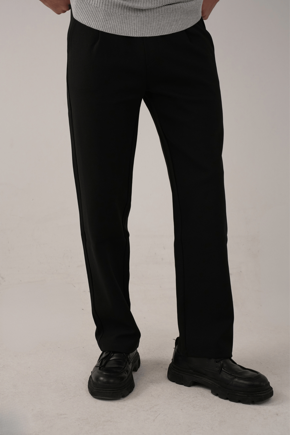 Siyah Pamuk Karışımlı Relaxed Fit Pantolon