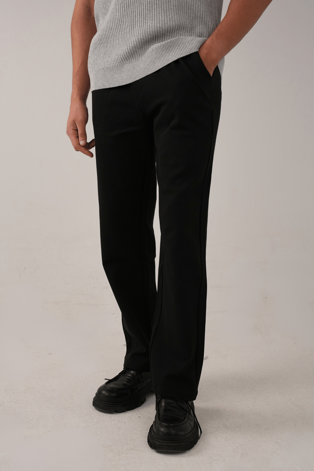 Siyah Pamuk Karışımlı Relaxed Fit Pantolon