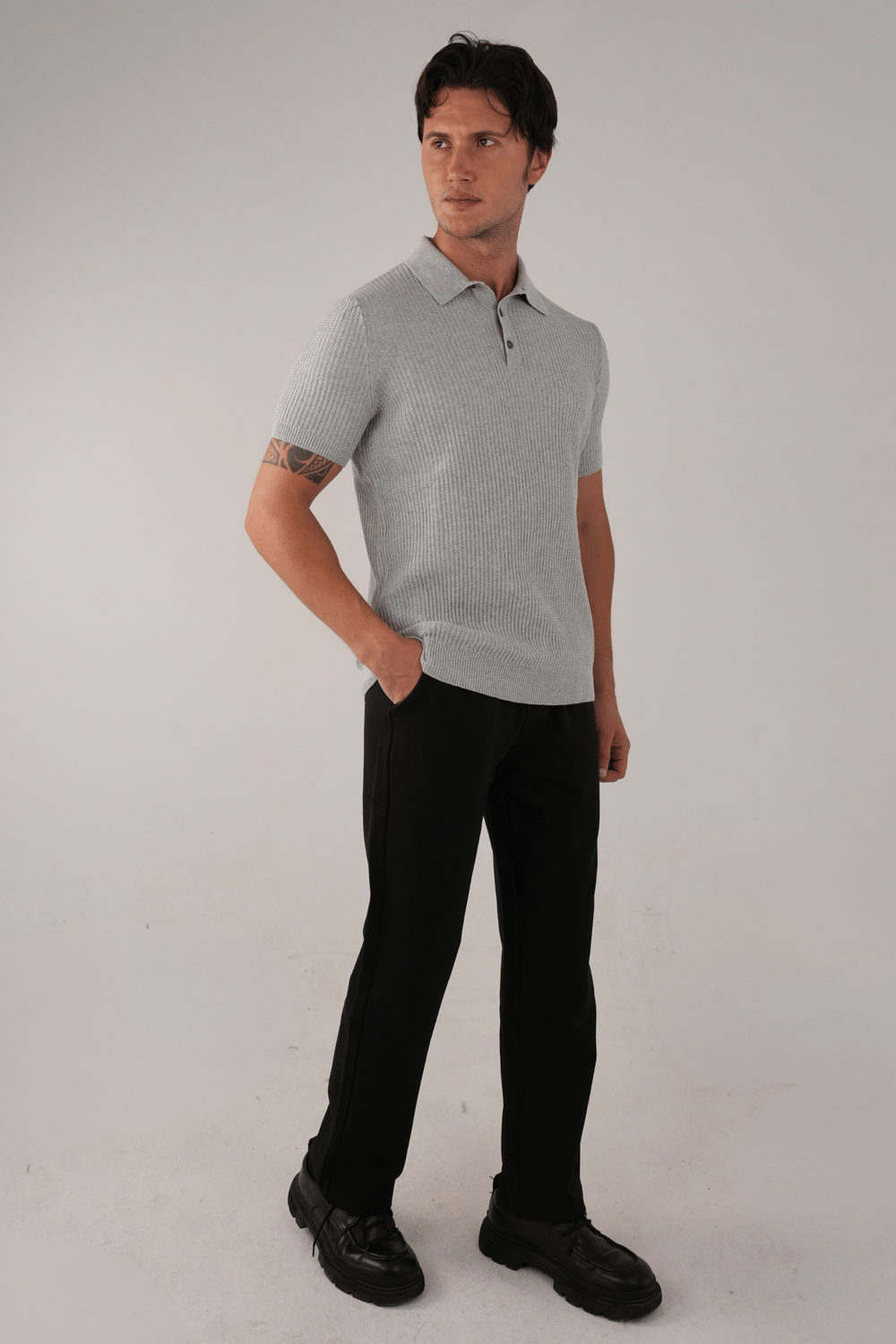 Siyah Pamuk Karışımlı Relaxed Fit Pantolon