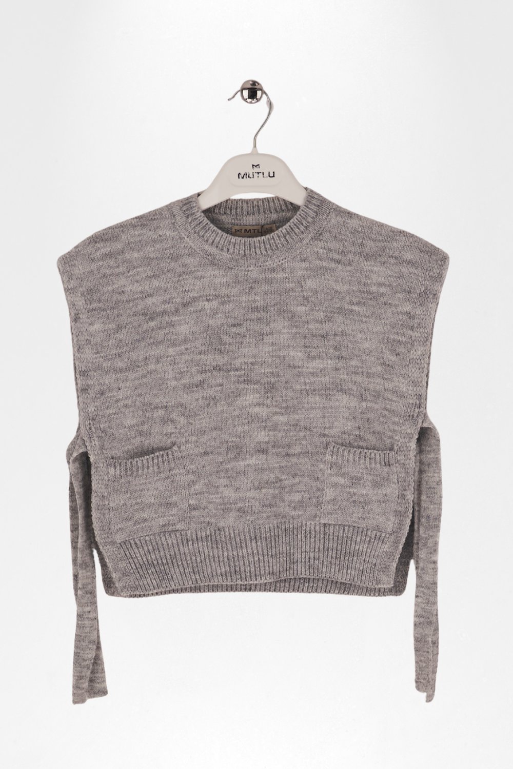 CEPLİ BAĞCIKLI KIZ TRİKO SÜVETER