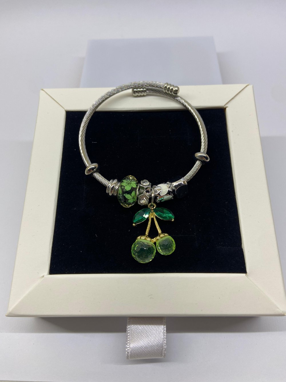 Kirazlı Yeşil Charm Bileklik