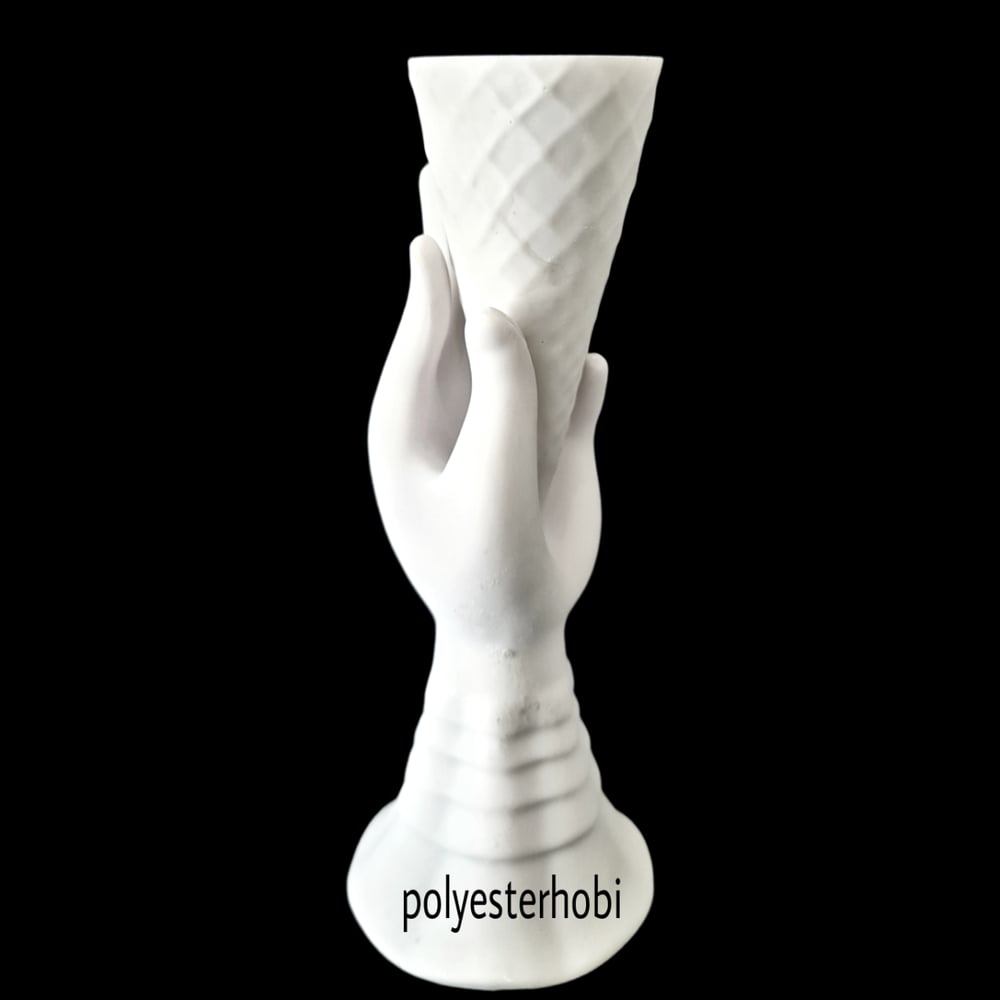OB 1569 - Külah Tutan El Ham Polyester Obje