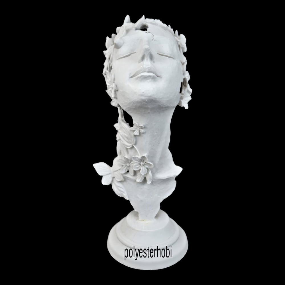 Ob 1833 - Soyut Modern Çiçek Detaylı Mask Ham Polyester Obje