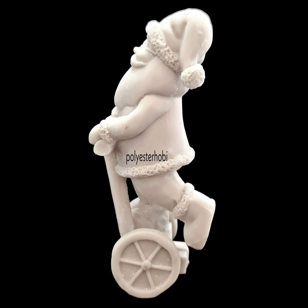 Ob 1915 - Scooter Detaylı Noel Baba Ham Polyester Obje
