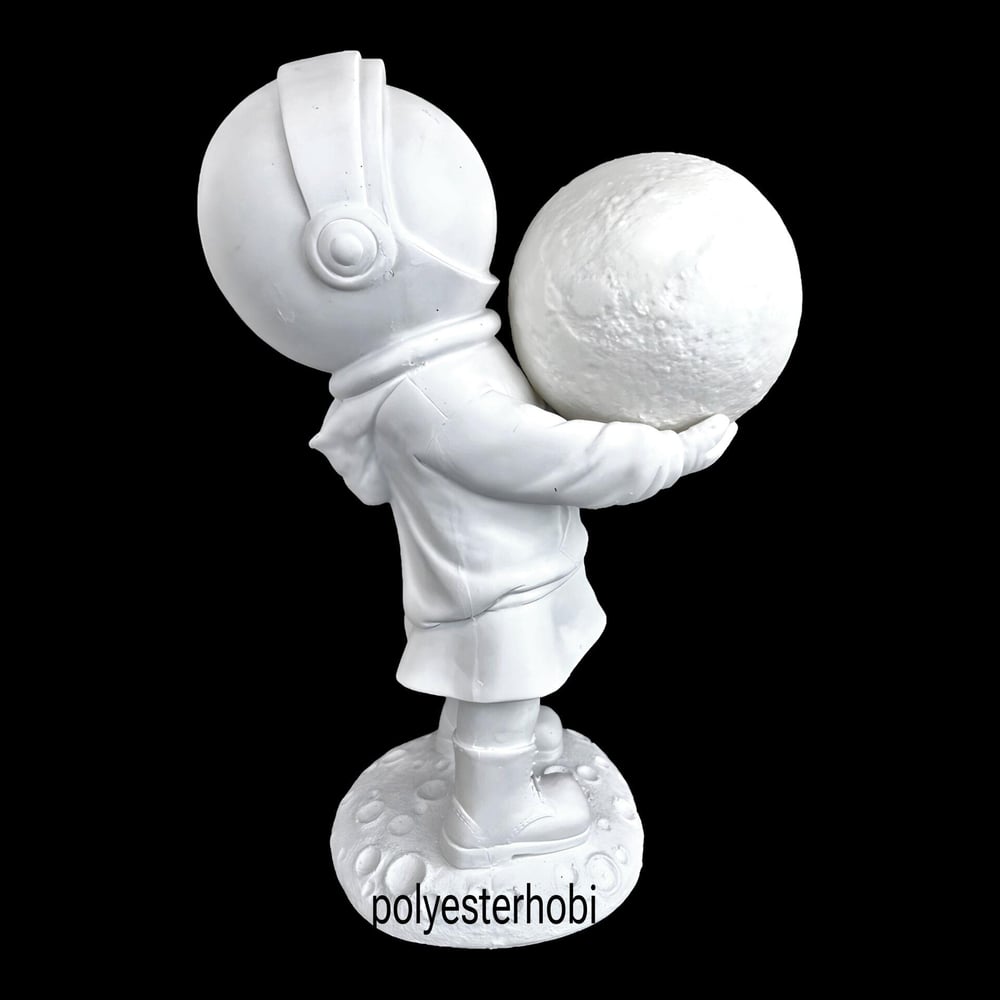 OB 2036 - Astronot Kız Işıklı Ham Polyester Obje