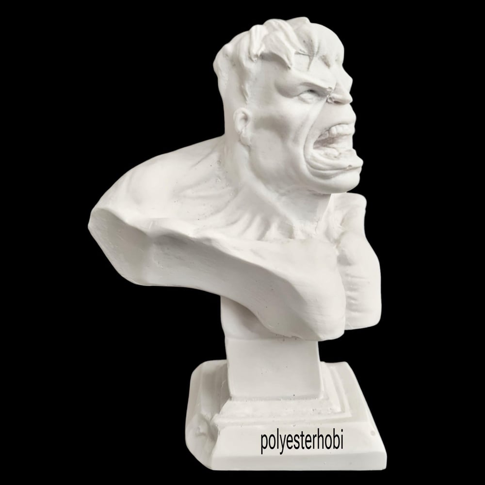 OB 2370 - Hulk Büst Ham Polyester Obje