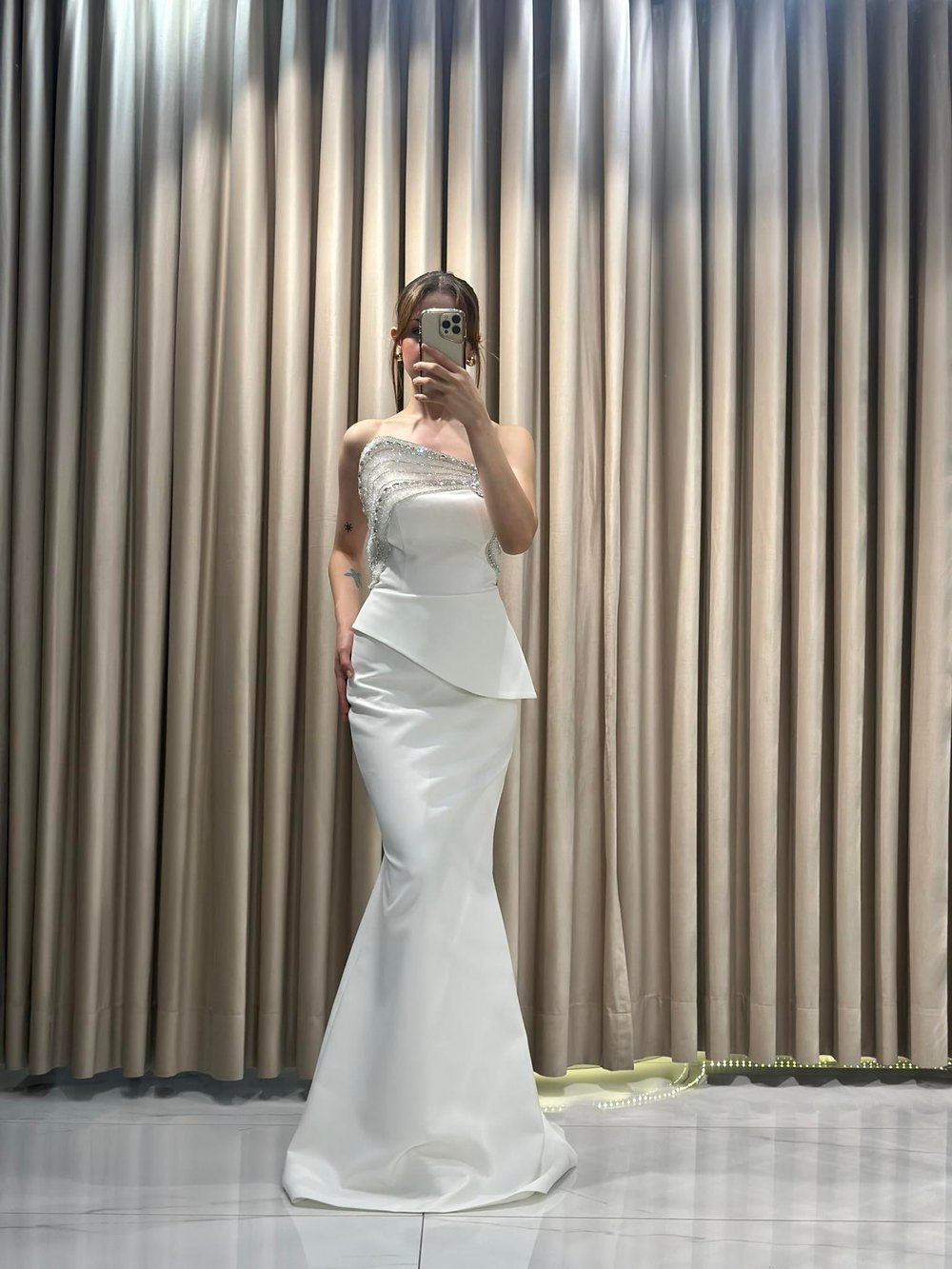 Beyaz Staplez Balık Model Taş Yaka Abiye Elbise | Kaleiçi Yıldızlar