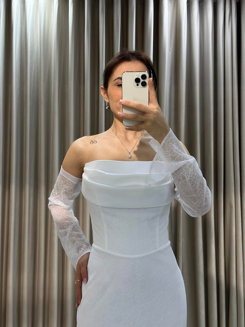 Beyaz Dantel İşlemeli Balık Model Abiye Elbise | Kaleiçi Yıldızlar