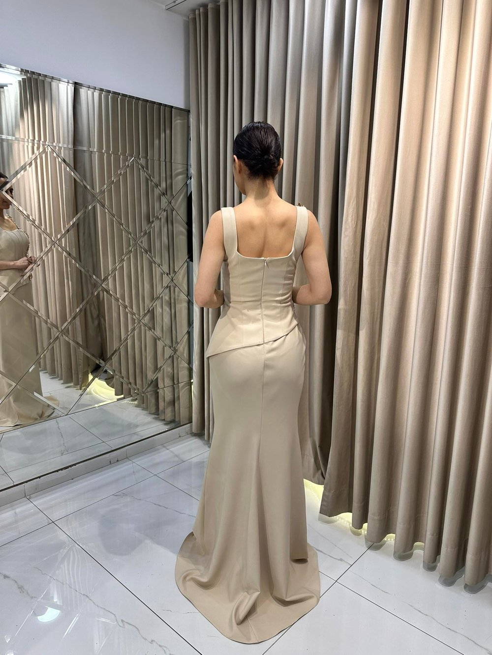 Gold Krep Kumaş Taşlı Abiye Elbise | Kaleiçi Yıldızlar