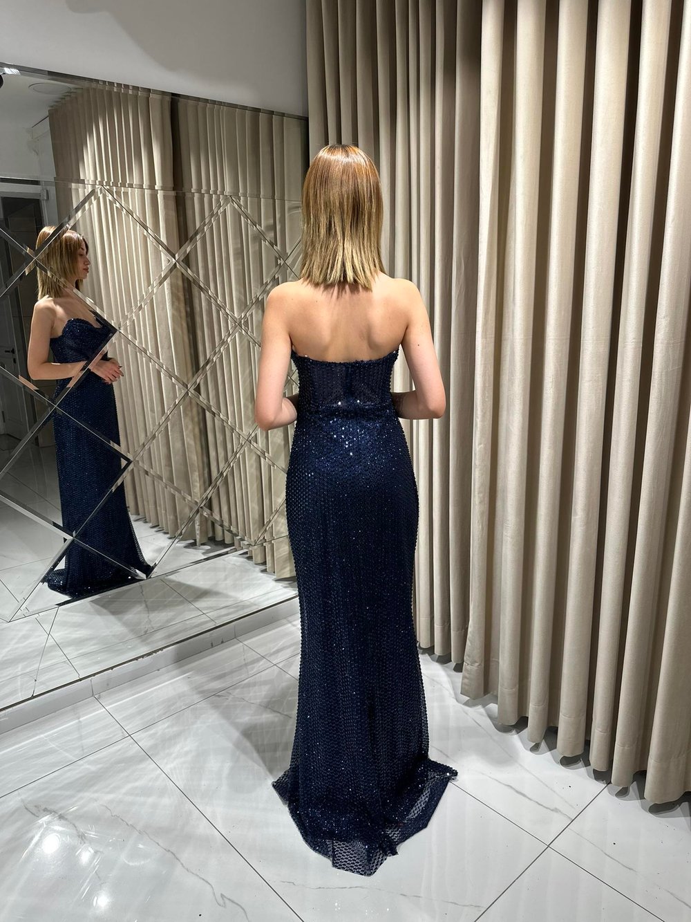 Lacivert Balık Model Boncuk Taş İşlemeli Straplez Model Abiye Elbise | Kaleiçi Yıldızlar