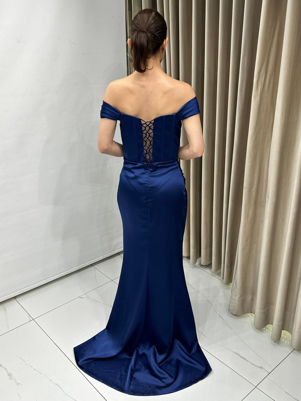 Lacivert Madonna Yaka Korse Detay Balık Model Abiye Elbise | Kaleiçi Yıldızlar