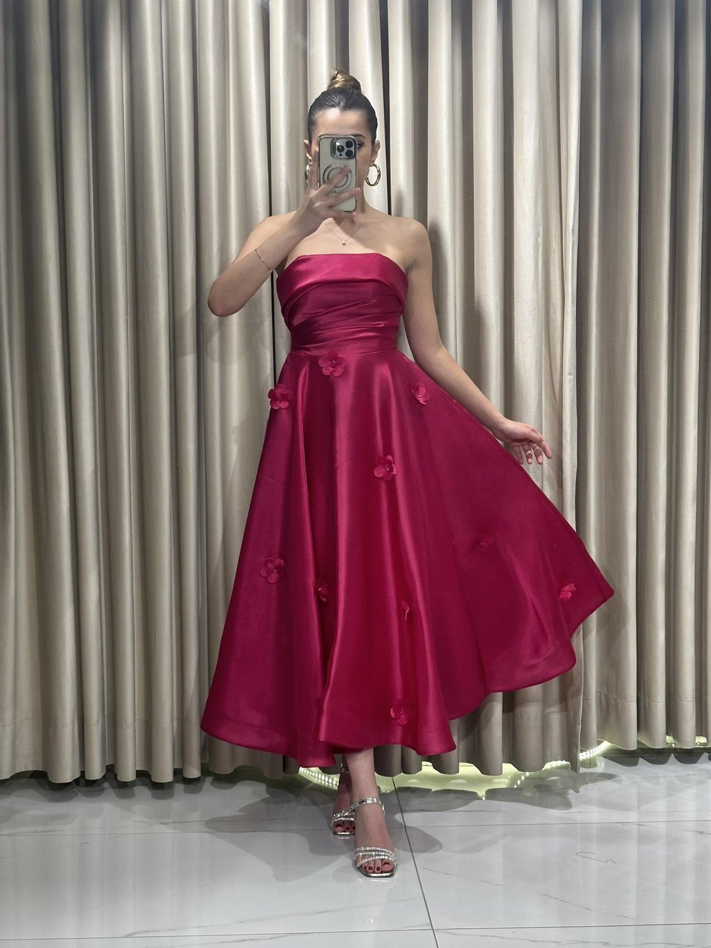 Fuşya Önü Drapeli Uçuş Model Eteği Çiçek Detaylı Prenses Model Abiye Elbise | Kaleiçi Yıldızlar