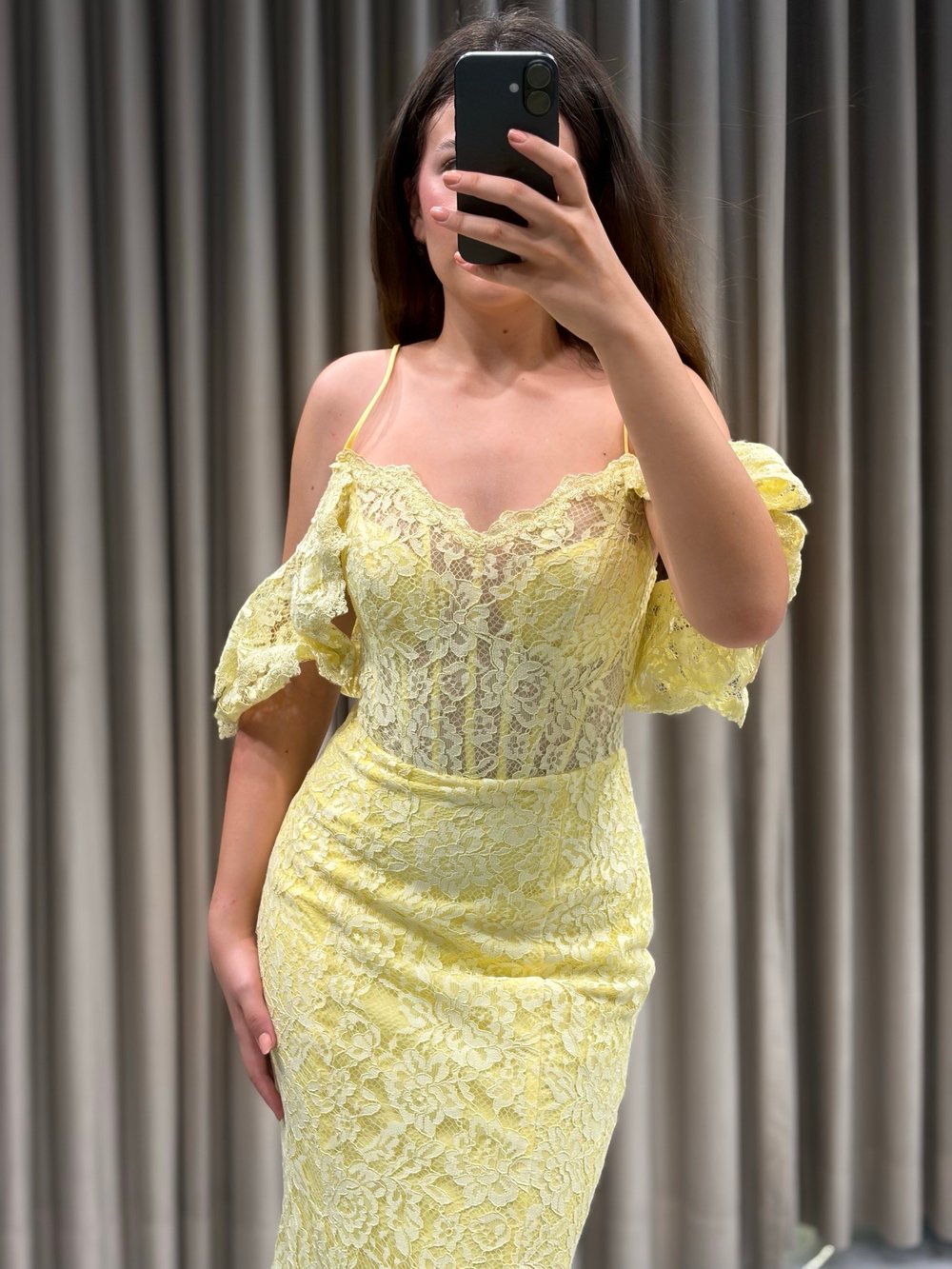 Sarı İnce Askılı Güpür Model Balık Abiye Elbise | Kaleiçi Yıldızlar