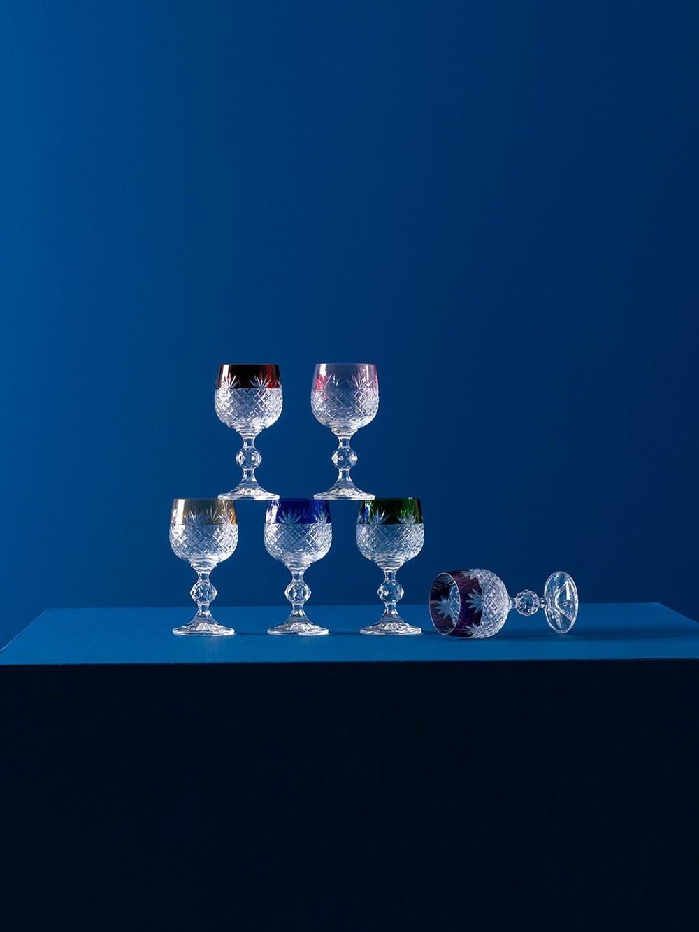 Renkli Kristal Şarap Kadehi Seti – 6lı Yıldız Kesim