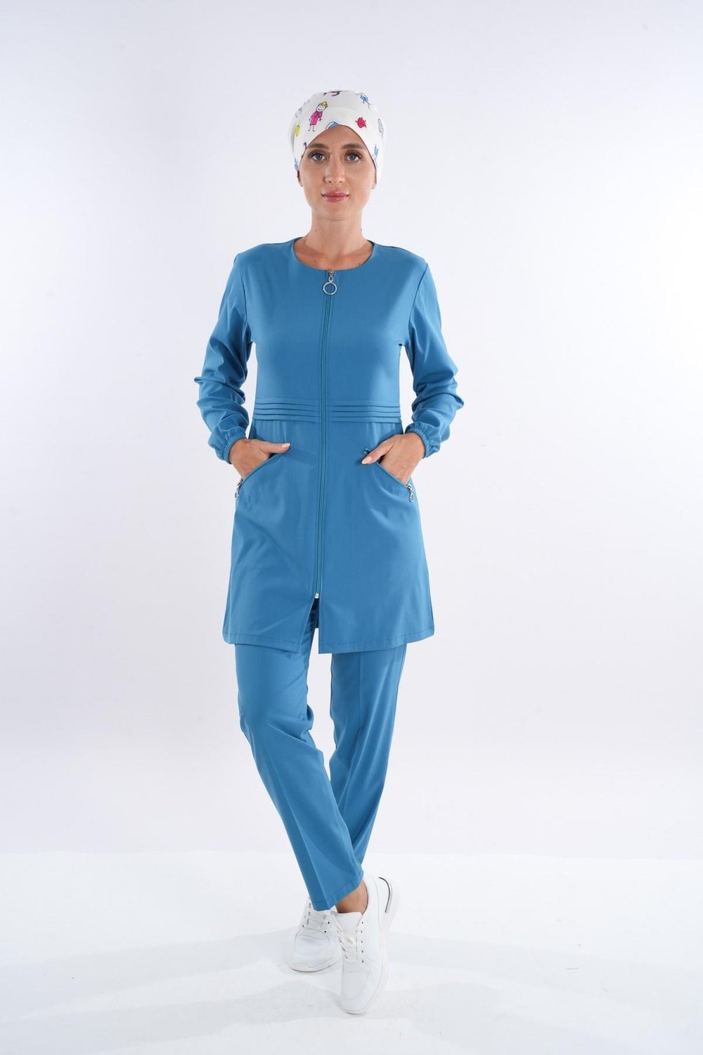 Badem Model Soft Likra Fermuarlı Petrol Mavi Renk Cerrahi Üniforma Takım-Nur Medikal Giyim