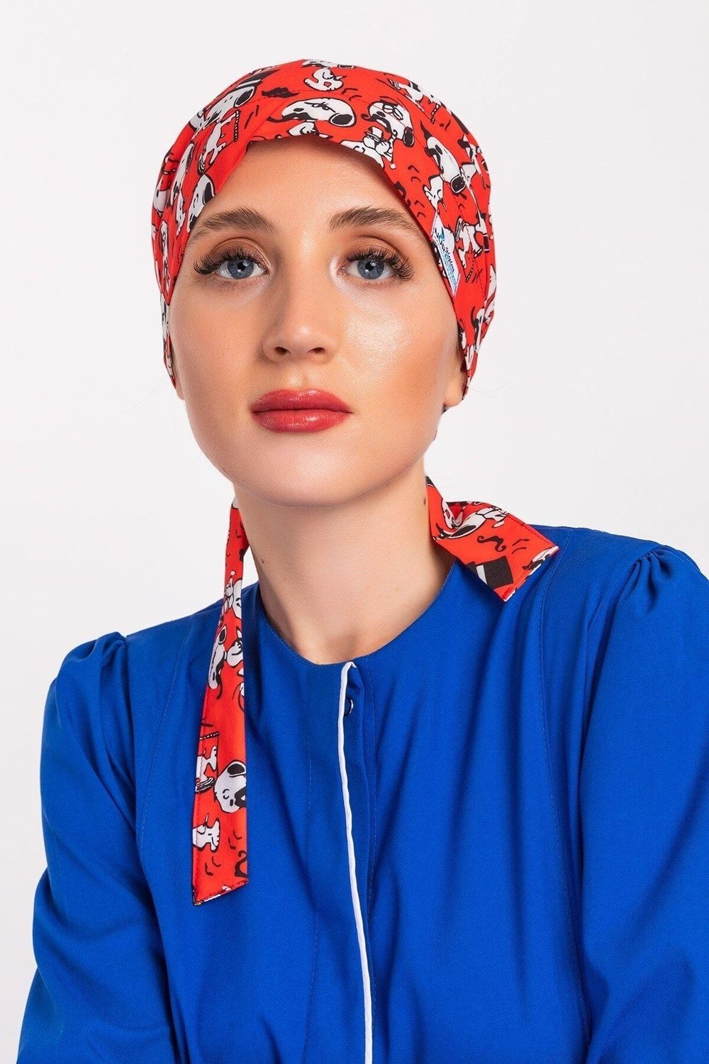 Kadın Kırmızı Snoppy Desenli Tesettür Doktor Hemşire Hastane Aşçı Cerrahi Bone-Nur Medikal Giyim