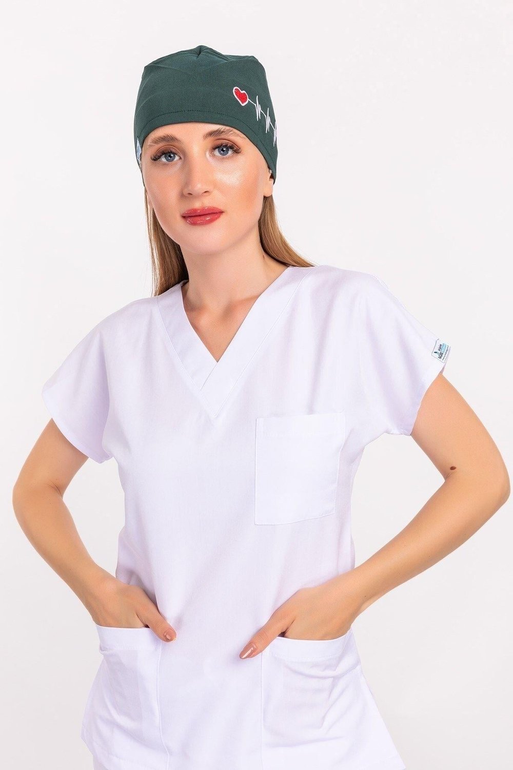 Kadın Ördek Başı Yeşili Kalp Ritim Işlemeli Cerrahi Bone-Nur Medikal Giyim