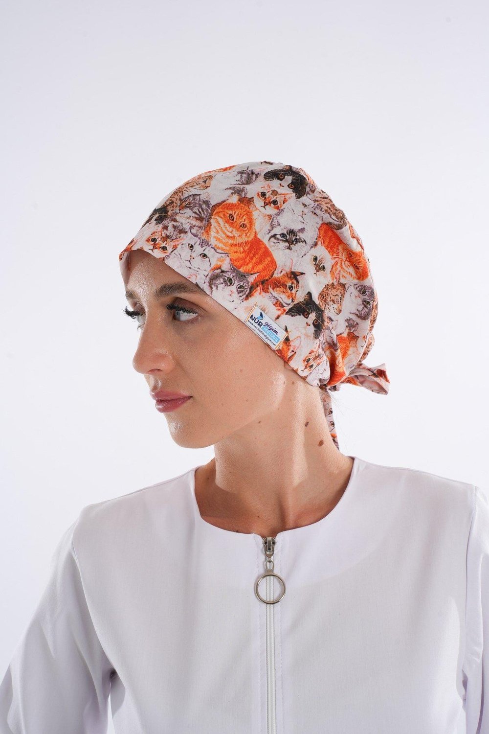 Kahve Kediler Desenli Tesettür Veteriner Doktor Hemşire Hastane Aşçı Cerrahi Bone-Nur Medikal Giyim