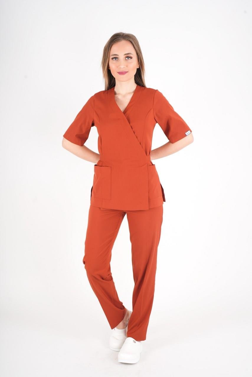 Kiremit Elegant Model Cerrahi Üniforma Belden Bağlamalı Scrubs Takım-Nur Medikal Giyim